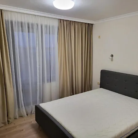 Apartament On The 2 *